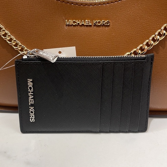 MICHAEL KORS
Jet Set Travel Medium Top Zip Leather Card Case Wallet 
Black 
NWT - Picture 6 of 16